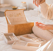 Load image into Gallery viewer, Jewelry Box
