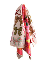 Load image into Gallery viewer, Kensley: Reversible Hand Towel
