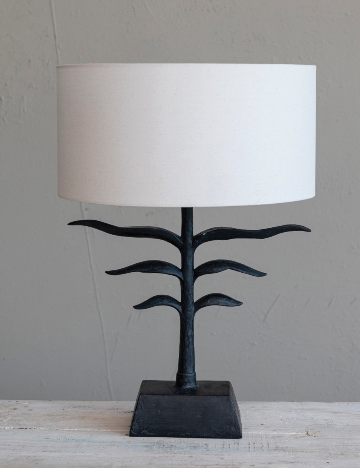 Resin Leaf Shaped Table Lamp