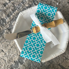 Load image into Gallery viewer, Hampton Bamboo Spreader &amp; Dish
