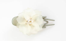 Load image into Gallery viewer, Paisley Flower Hair Claw
